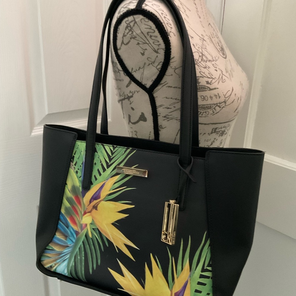 CALVIN KLEIN MARISA‎ SAFFIANO LEATHER SHOULDER BAG - Picture 7 of 7